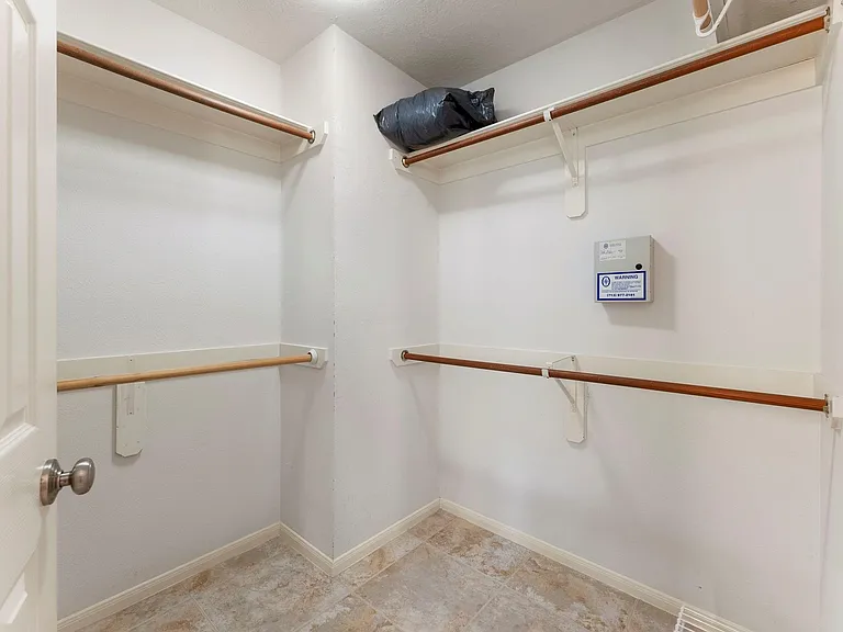 150 W Bristol Oak Cir — Photo 33
