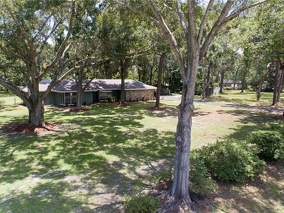 4th image of 1840 Greenlea Dr