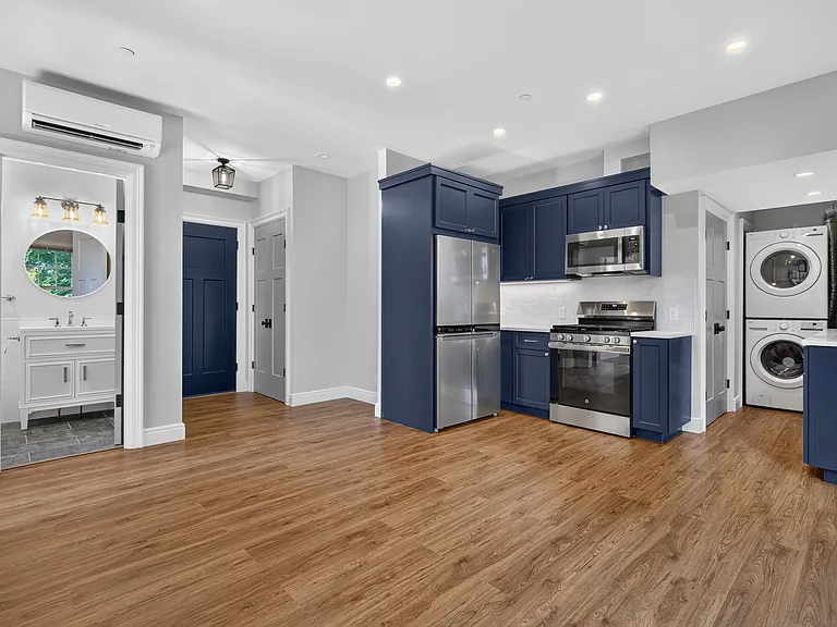 Open Plan Kitchen / Living Area