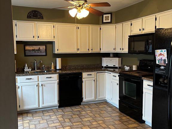 4th image of 330 Pondview Dr