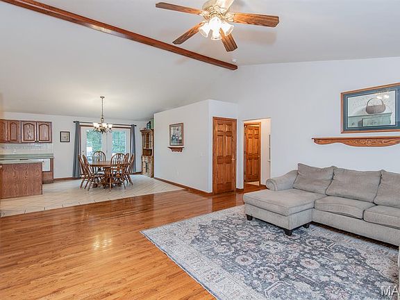 5th image of 35 Chinkapin Ct