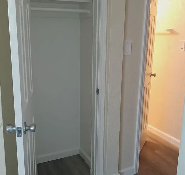 2507 Edison Ave #11 — Photo 7