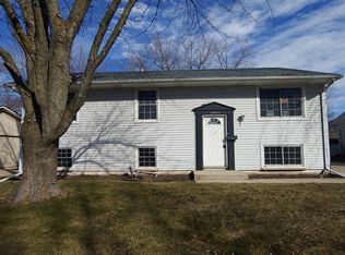 1001 Vine St, Streamwood, IL