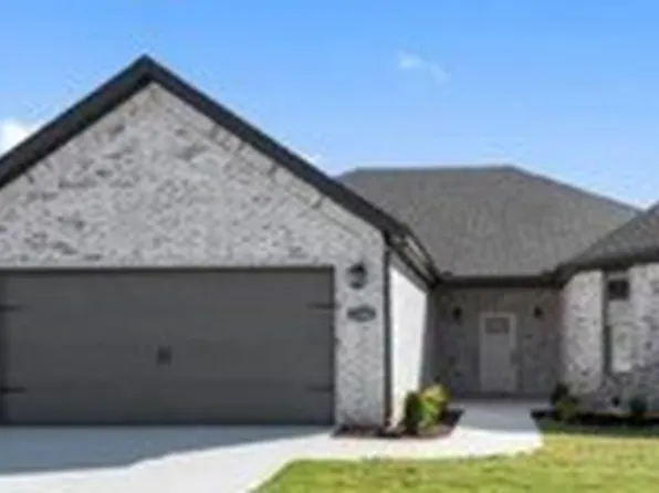 2340 Stonemill Dr, Fayetteville, AR 72701