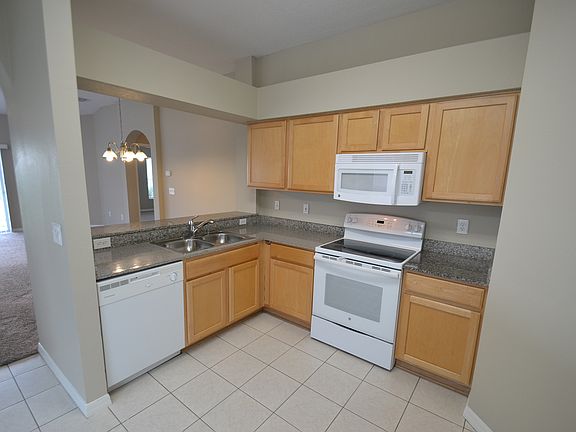 4th image of 7863 Carriage Pointe Dr