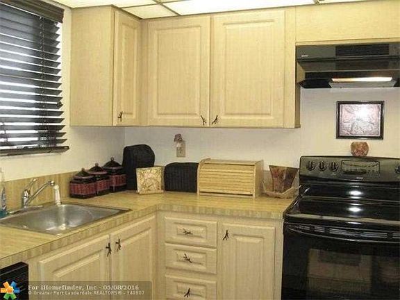 4th image of 6200 NW 44th St APT 101