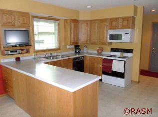 1601 Riverview Rd, Saint Peter, MN 56082