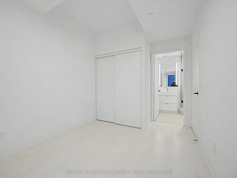 308 Jarvis St #210 — Photo 21