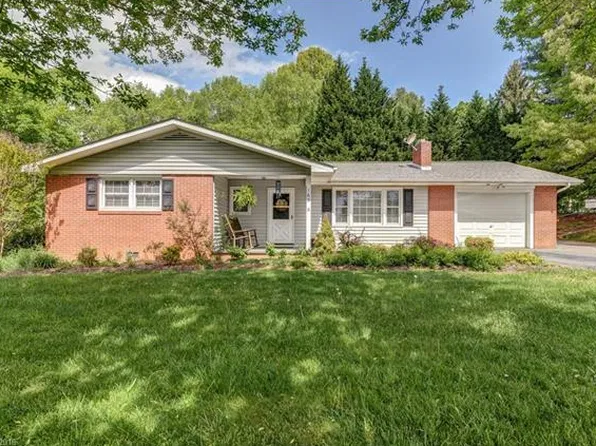 165 Cathey Rd, Candler, NC 28715