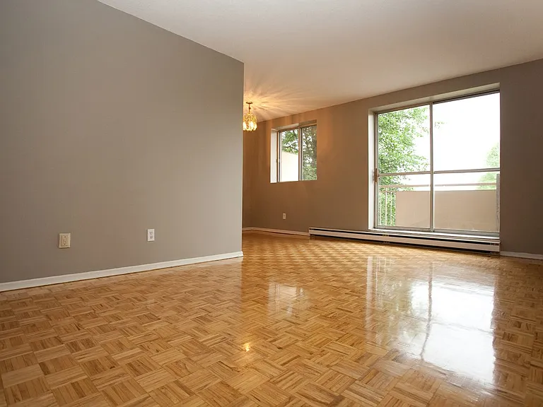 1322 McWatters Rd — Photo 17