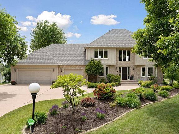 3rd image of 1550 Amundson Ln