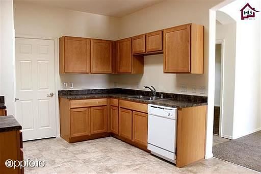 2nd image of 136 Oban Ct