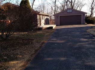 4987 Walnut Grove Dr, Poplar Grove, IL 61065