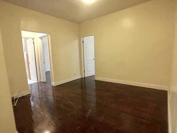 5th image of 221 Linden Blvd APT E22