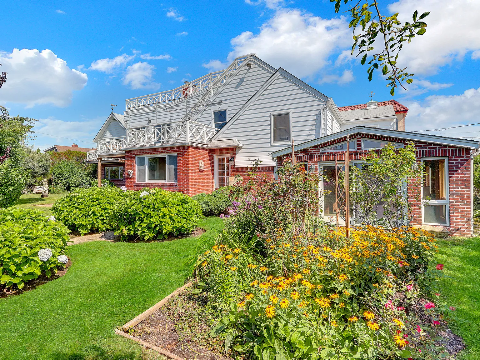 6 bed, 4000 sqft, $12,500 — Photo 4