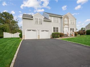 120 Longview Dr, Stratford, CT 06614