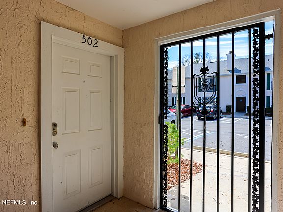 4th image of 13715 RICHMOND PARK Drive N #502