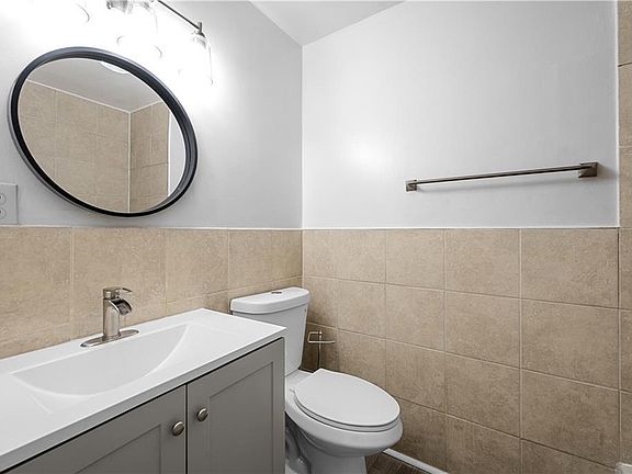 3rd image of 1361 E Ocean View Ave #7