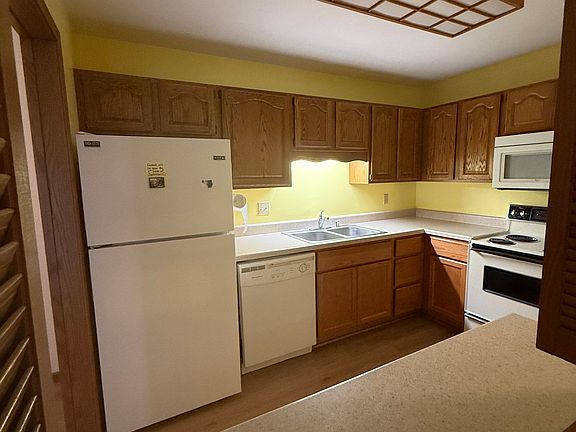 4th image of 1406 Pheasant Run Dr
