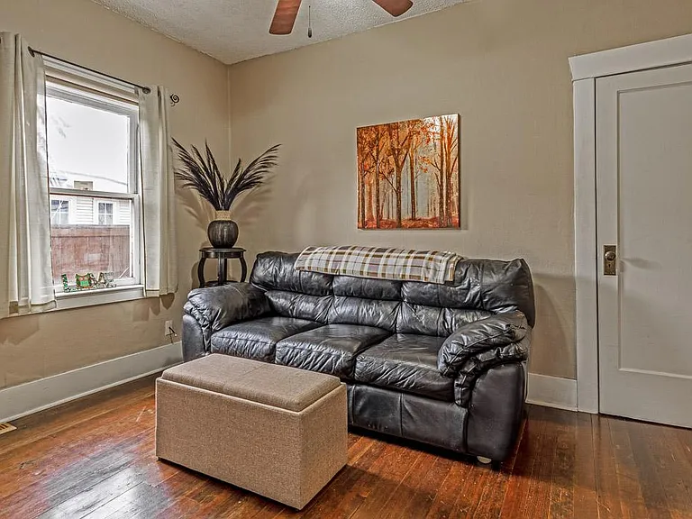 504 Newport Ave — Photo 5