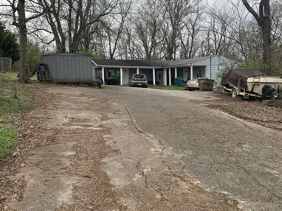 2nd image of 2211 Summitt Ave
