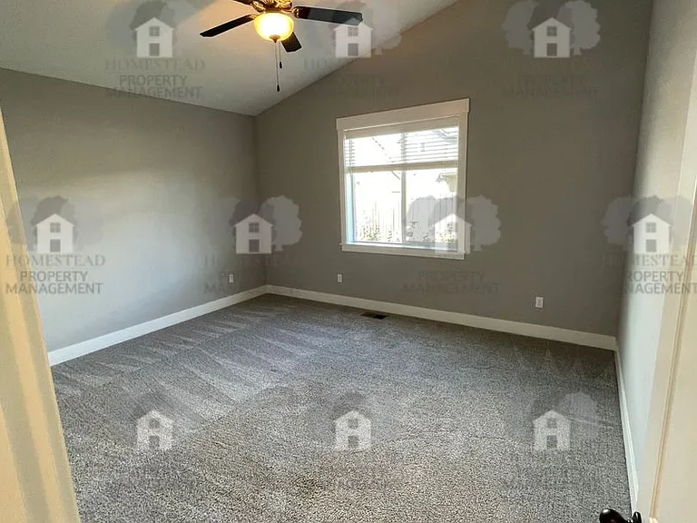 1062 Chestnut St — Photo 11