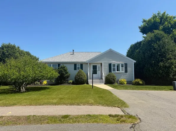 182 Crystal Water Dr #182, East Bridgewater, MA 02333