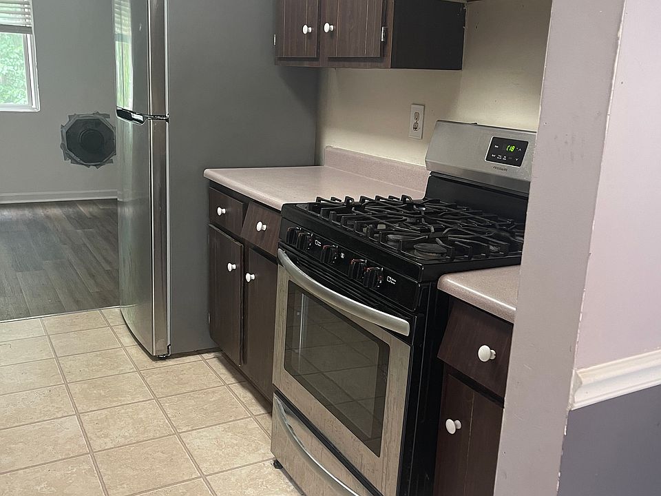 1st image of 5 Black Oak Dr #5B