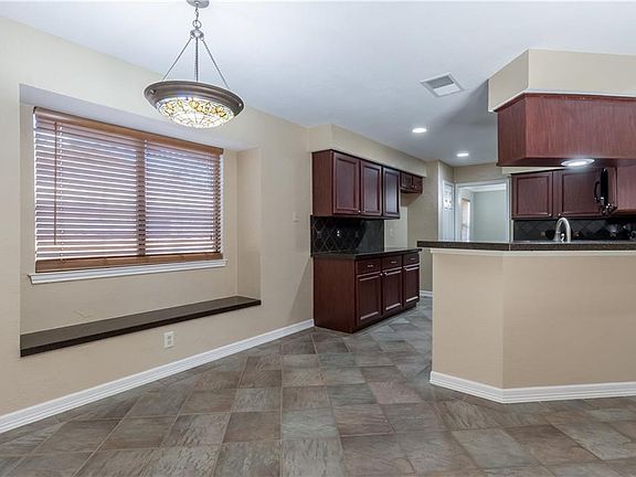 5th image of 659 Hood Dr