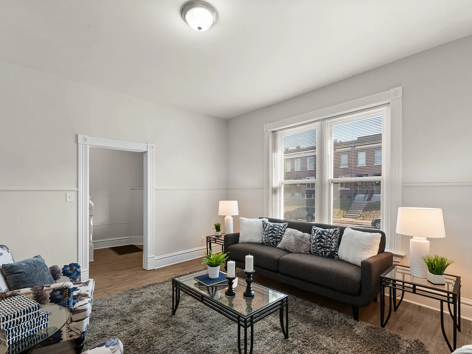 3 bed, 1.5 bath, 2032 sqft, $1,806 — Photo 3