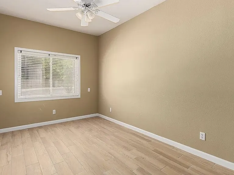 658 N Poplar Ct — Photo 15