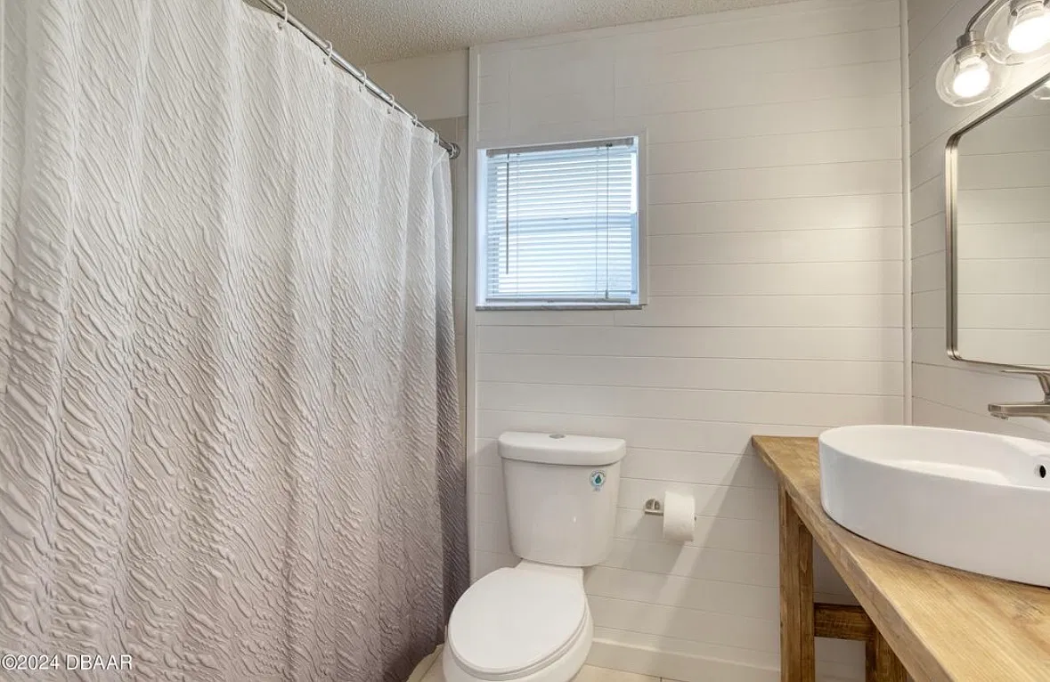 2 bed, 1124 sqft, $1,975 — Photo 3