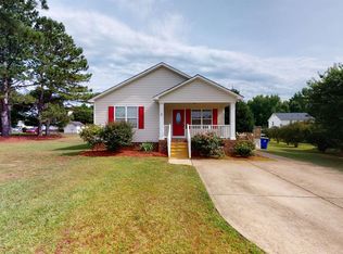 7 Carolina Ave, Benson, NC 27504