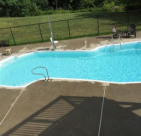 In-ground swimming pool