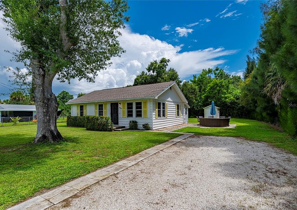 25th image of 809 BURLAND STREET