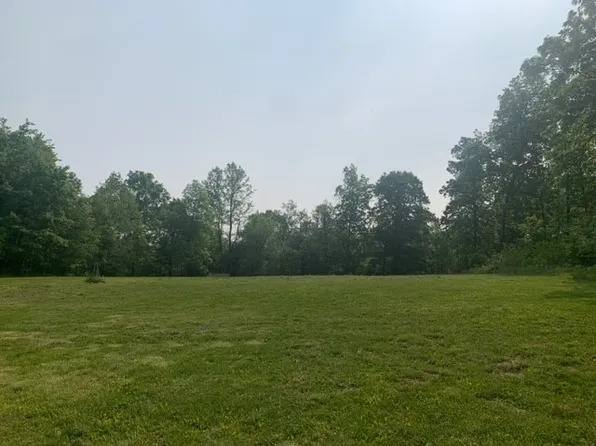 73 N Carpenter Rd, Creekside, PA 15732