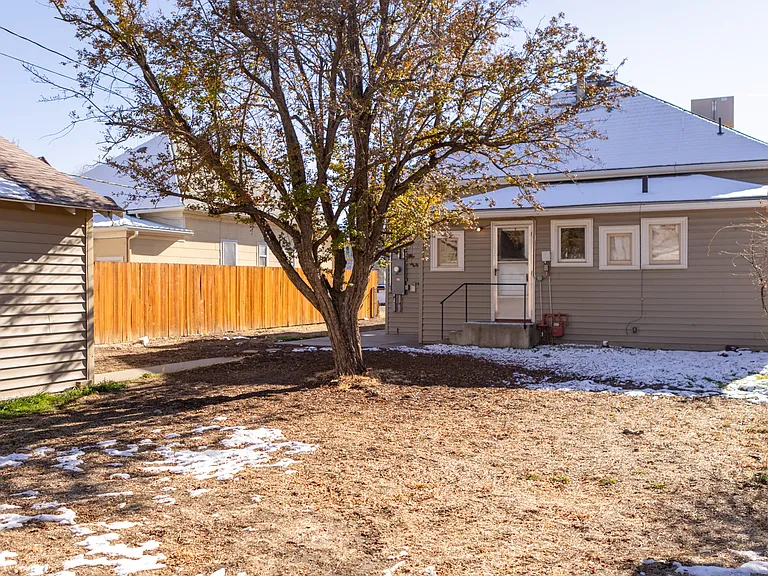 1138 White Ave — Photo 4