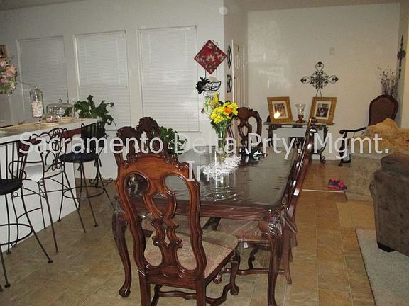 4th image of 3301 N Park Dr Unit 3914