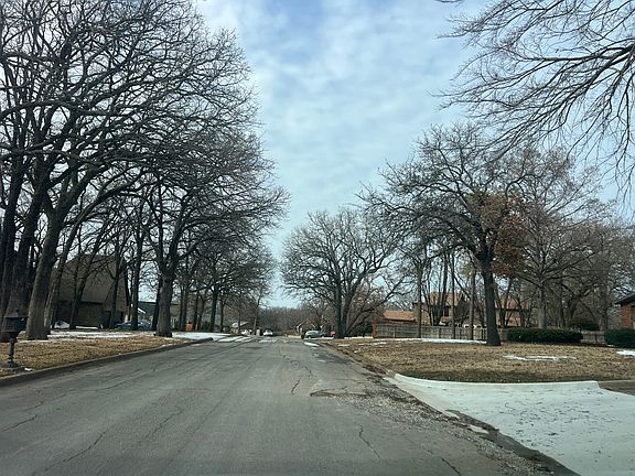 4th image of 2713 Ridgeway St