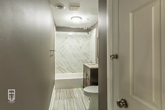 1647 S California Ave #1B — Photo 6