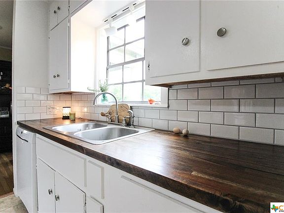 5th image of 303 E 12th Ave