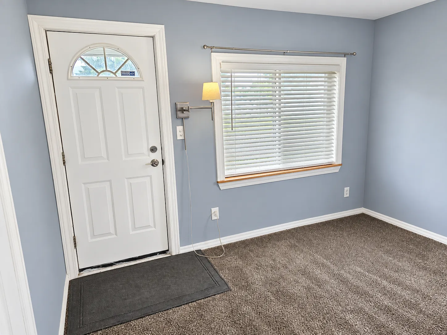 3 bed, 1.0 bath, 980 sqft, $1,495 — Photo 2