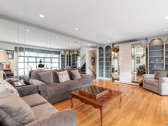 3rd image of 501 Redwood Dr