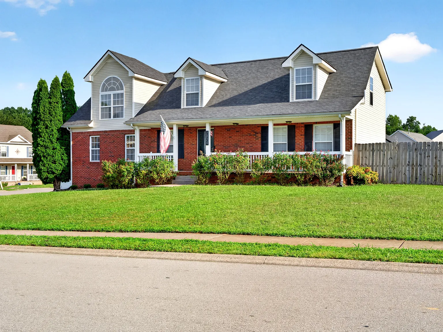 3 bed, 2.5 bath, 2152 sqft, $2,000 — Photo 2