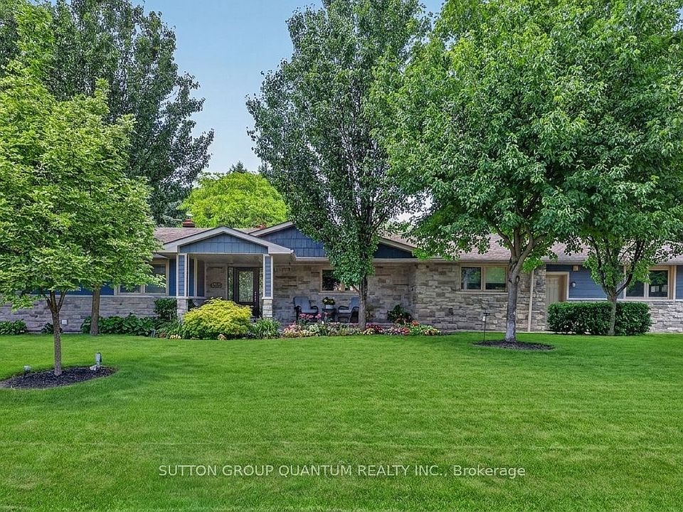 1st image of 2233 Oneida Cres