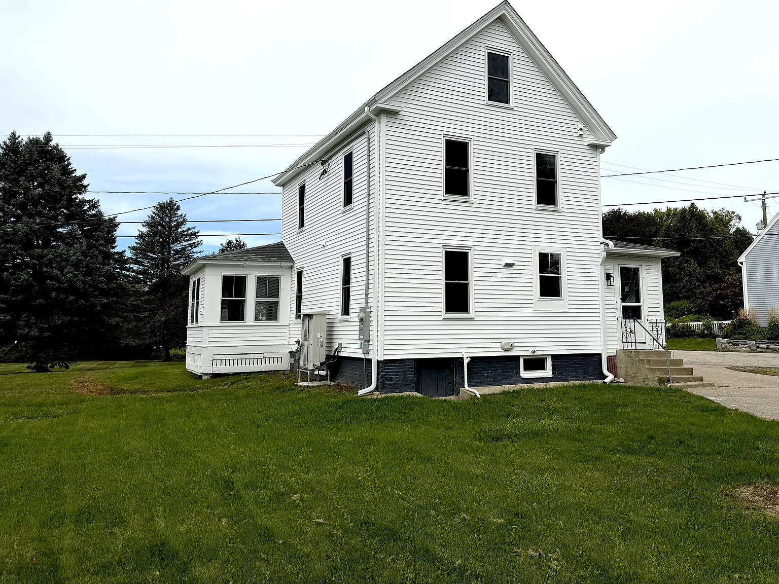 185 Jones Avenue - 1 — Photo 3