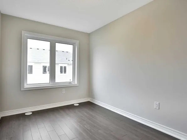 11 Snowberry Ln, Hamilton, ON