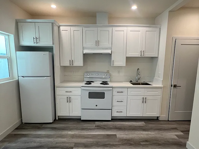 11616 Hamlin St #11620 — Photo 24