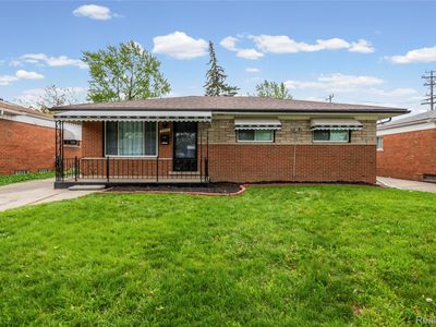 7218 Superior Ave, Center Line, MI, 48015