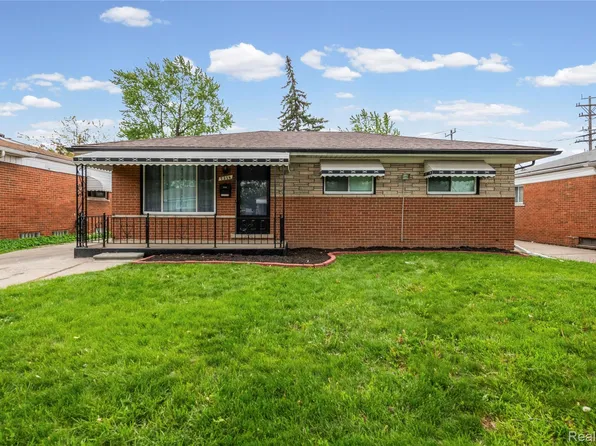7218 Superior Ave, Center Line, MI 48015